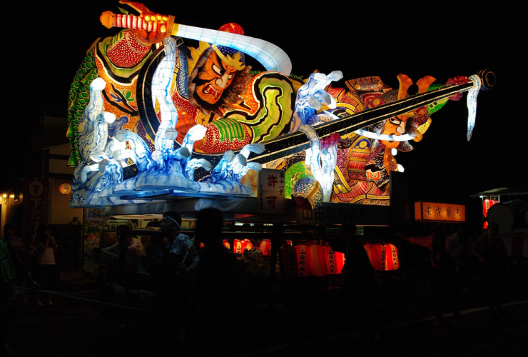 Magia światła i koloru- letnie festiwale Japońskie